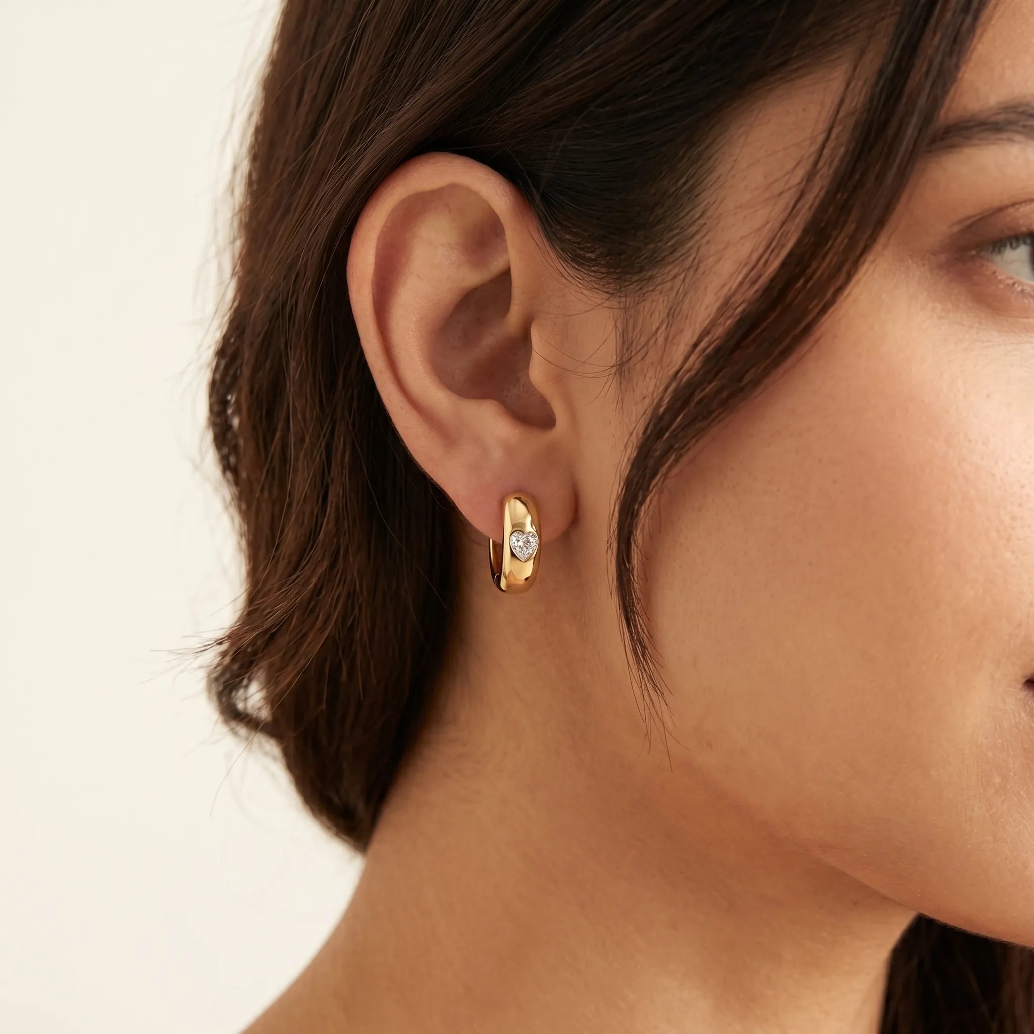 Amour Heart Huggie Hoops – 18K Gold Plated