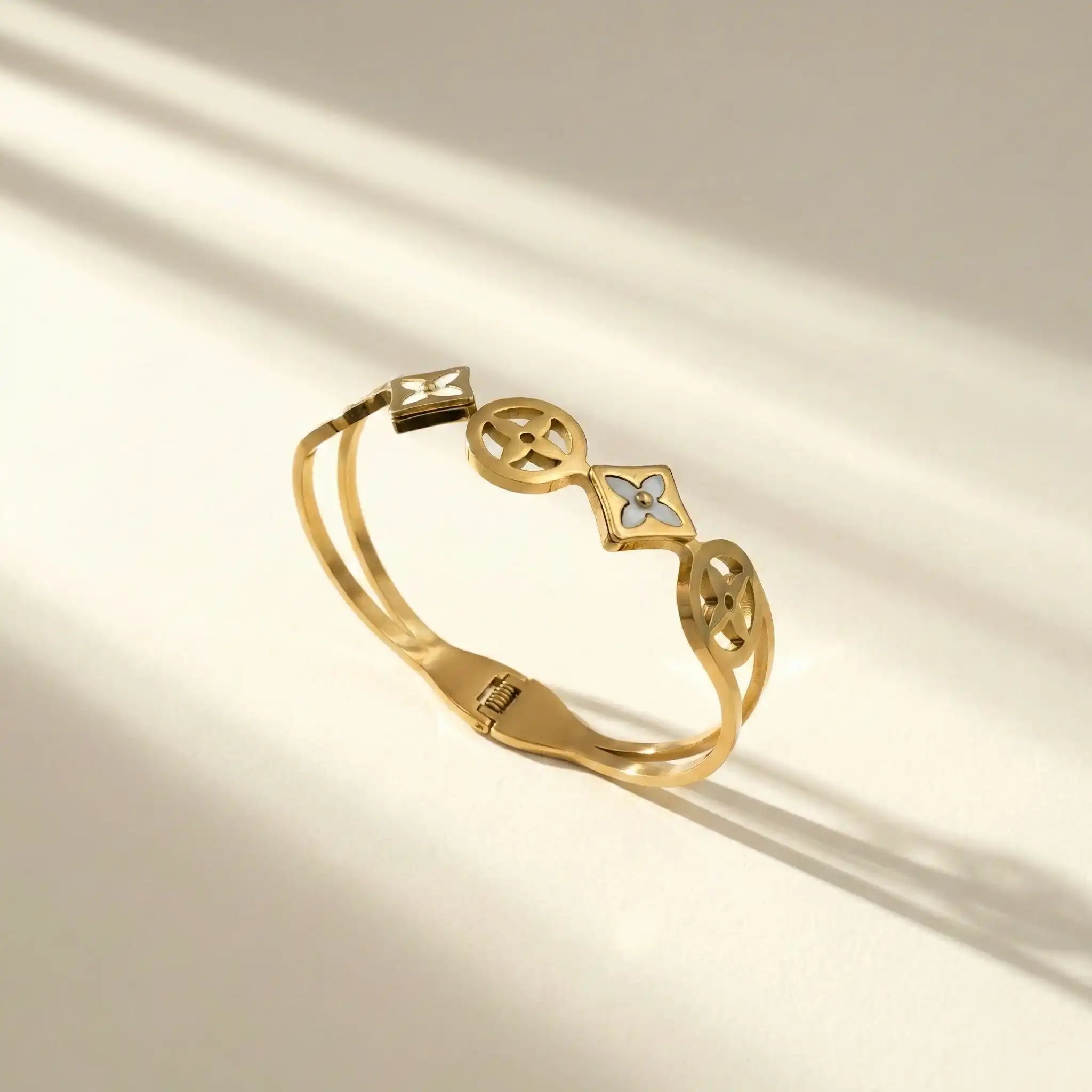 White Clover Enamel Bangle – 18K Gold Plated