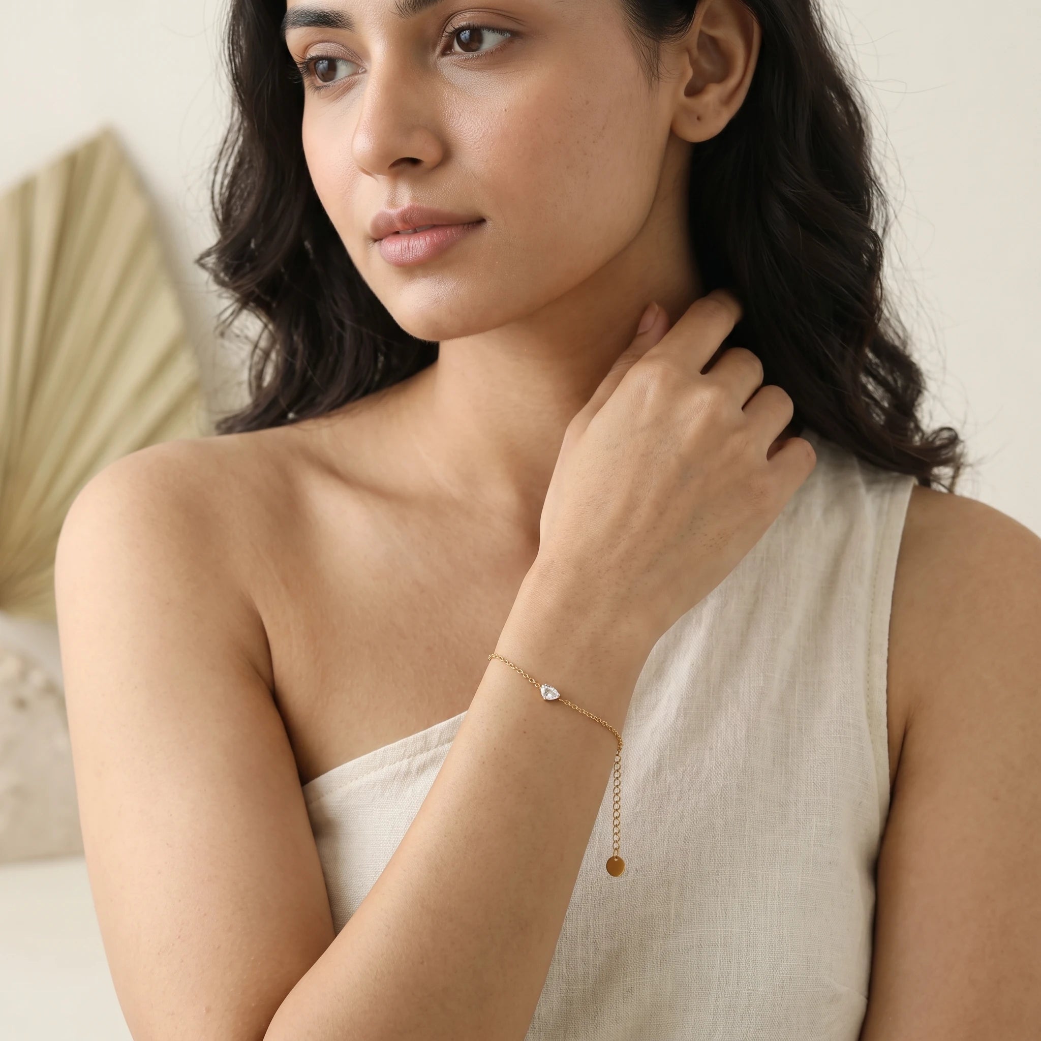 Heart Crystal Solitaire Chain Bracelet – 18K PVD Gold Plated