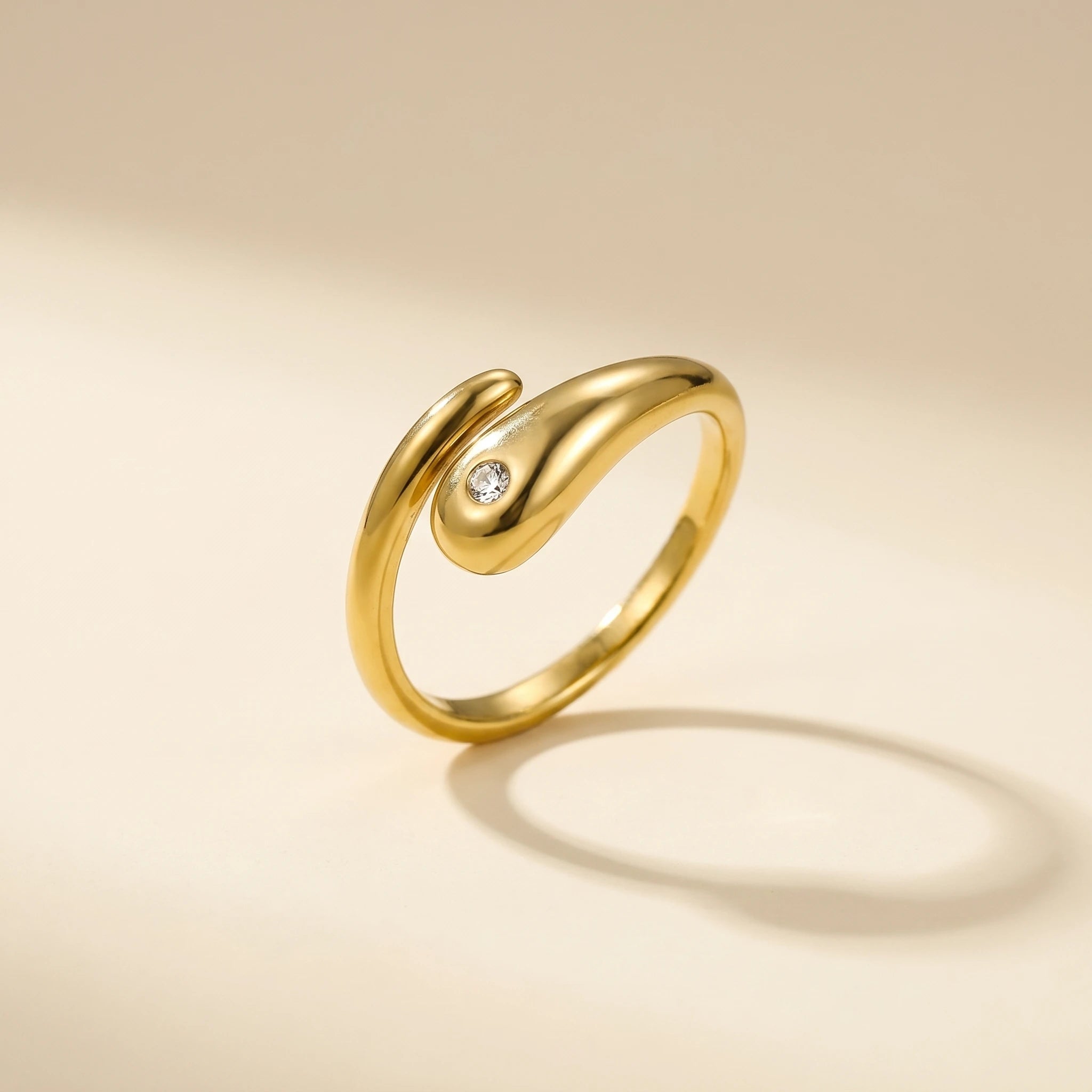 Sculptural V-Band Heart Solitaire Ring – 18K PVD Gold Plated