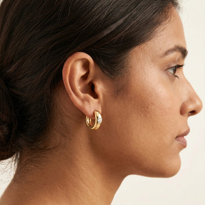 Amour Heart Huggie Hoops – 18K Gold Plated
