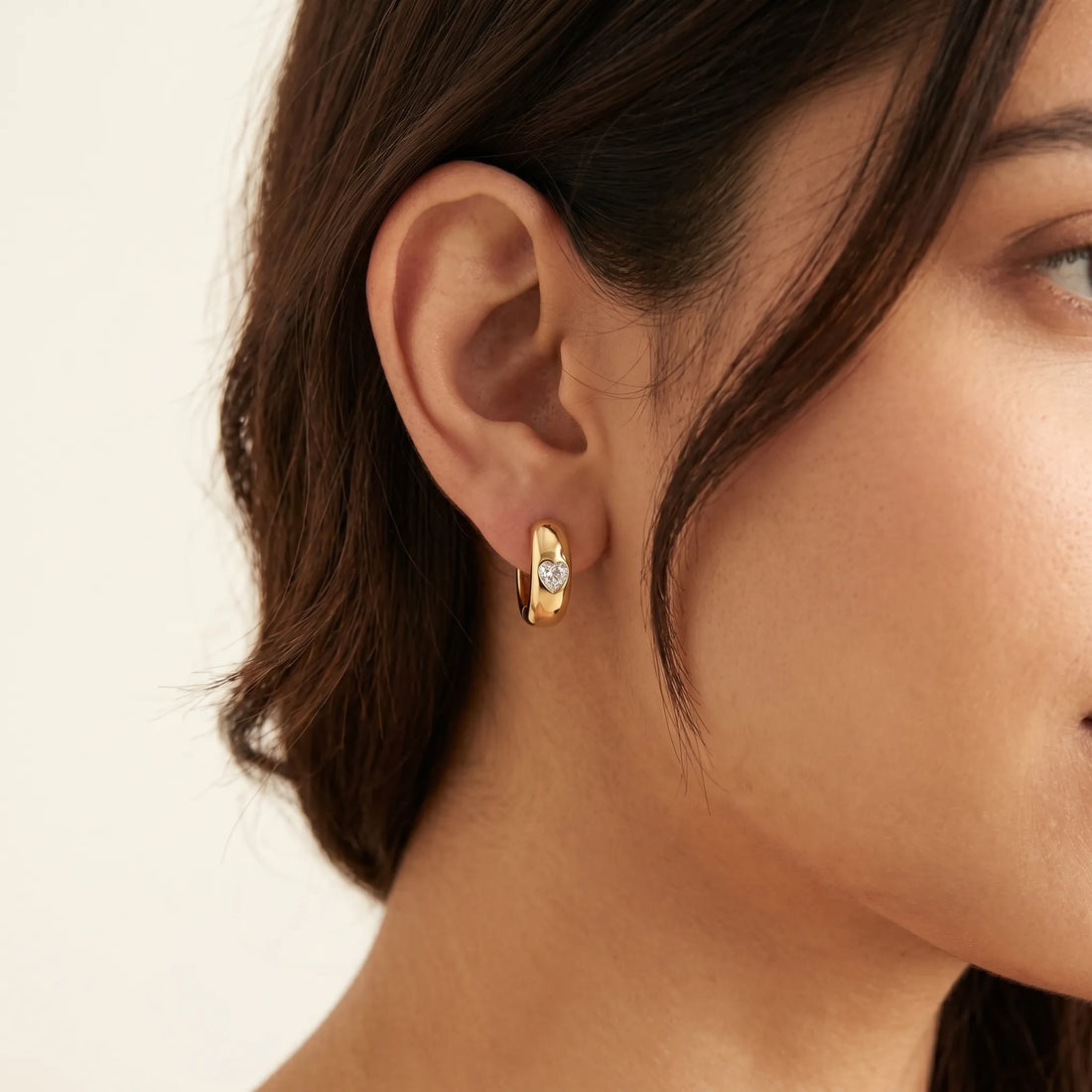 Amour Heart Huggie Hoops – 18K Gold Plated