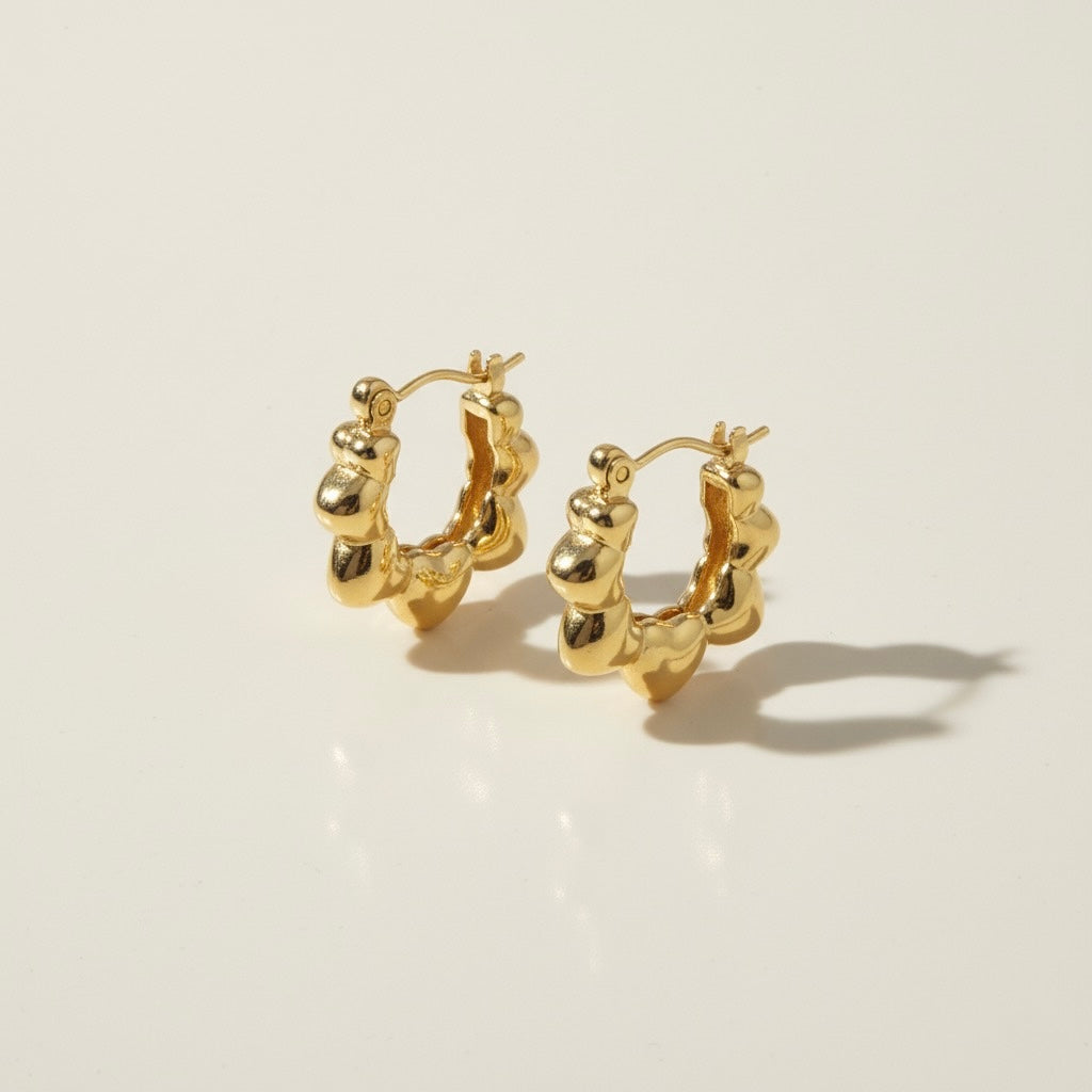 Amour Sculpted Heart Hoops – 18K Gold Plated