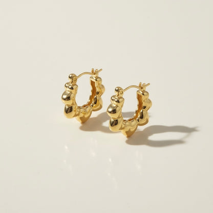 Amour Sculpted Heart Hoops – 18K Gold Plated