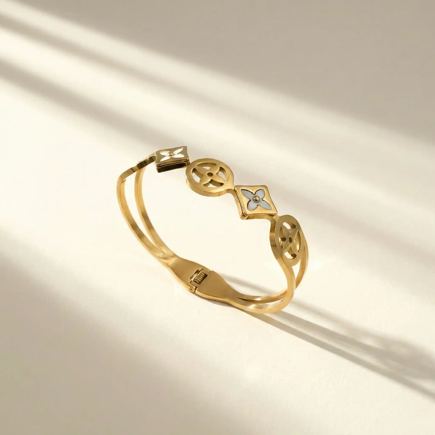 White Clover Enamel Bangle – 18K Gold Plated