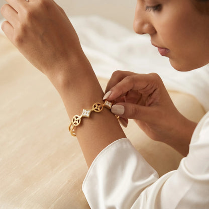 White Clover Enamel Bangle – 18K Gold Plated