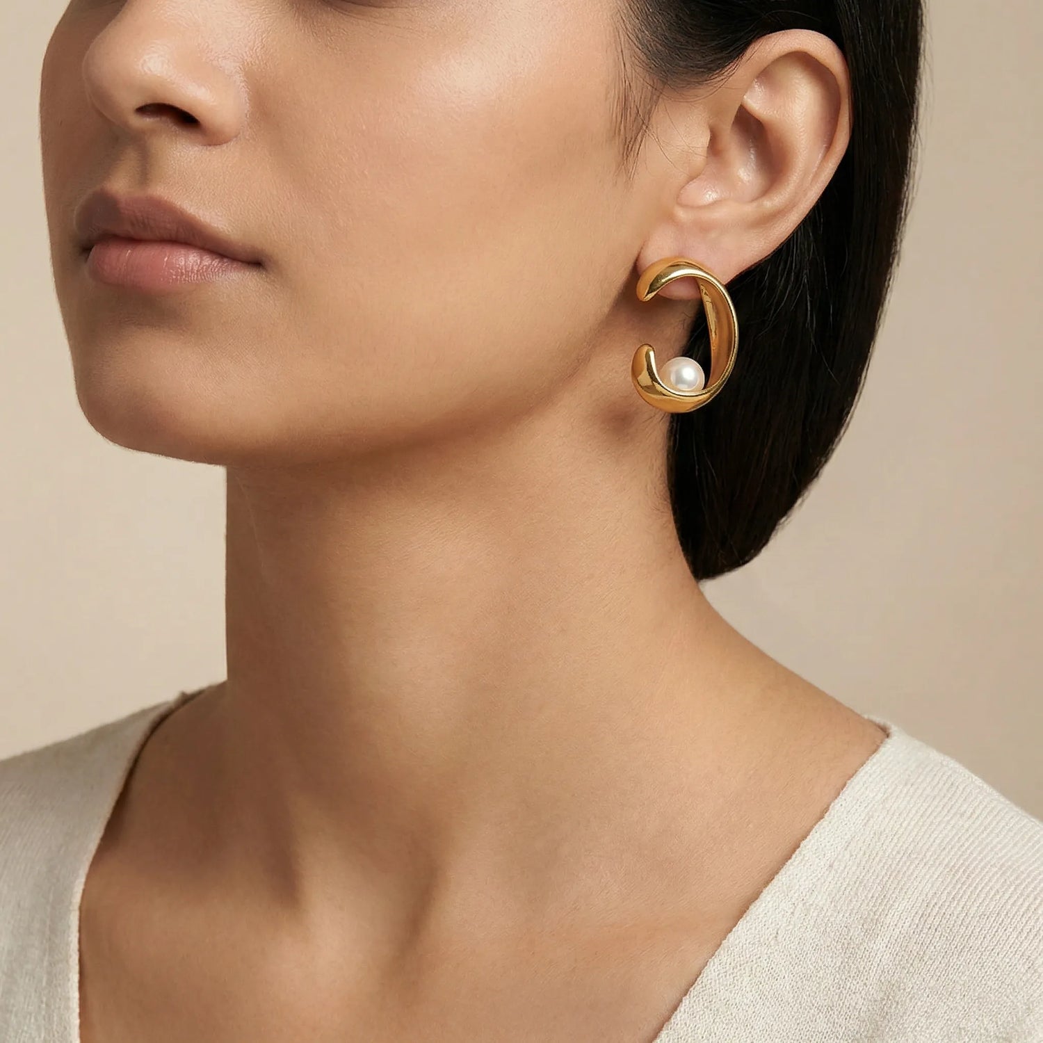 Aurelia Pearl Hoops – 18K Gold Plated
