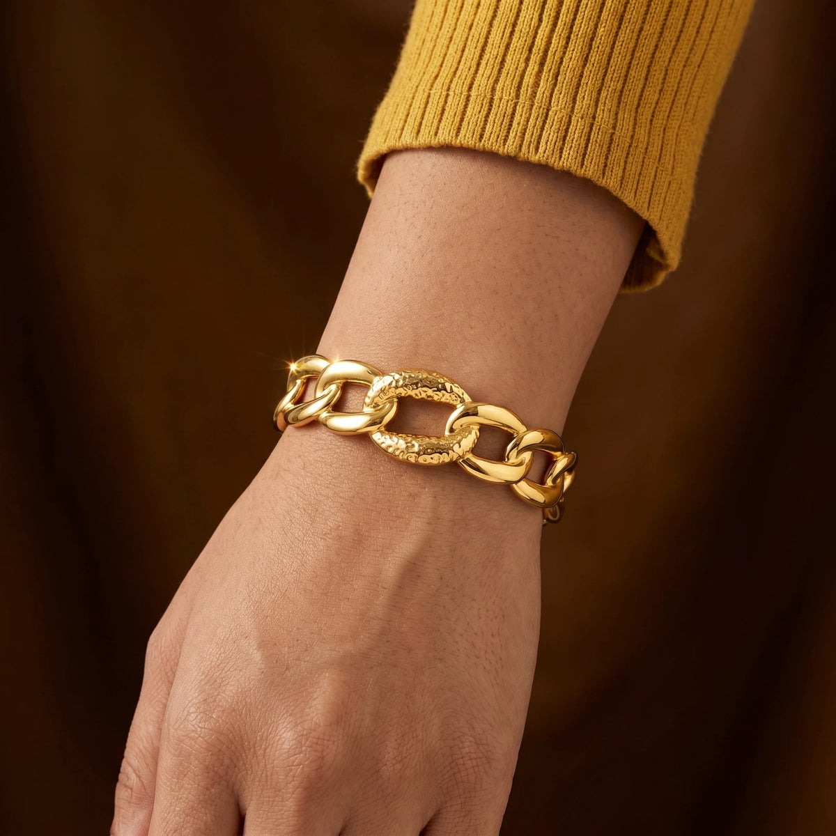 Chunky Curb Chain Cuff Bracelet – 18K PVD Gold Plated