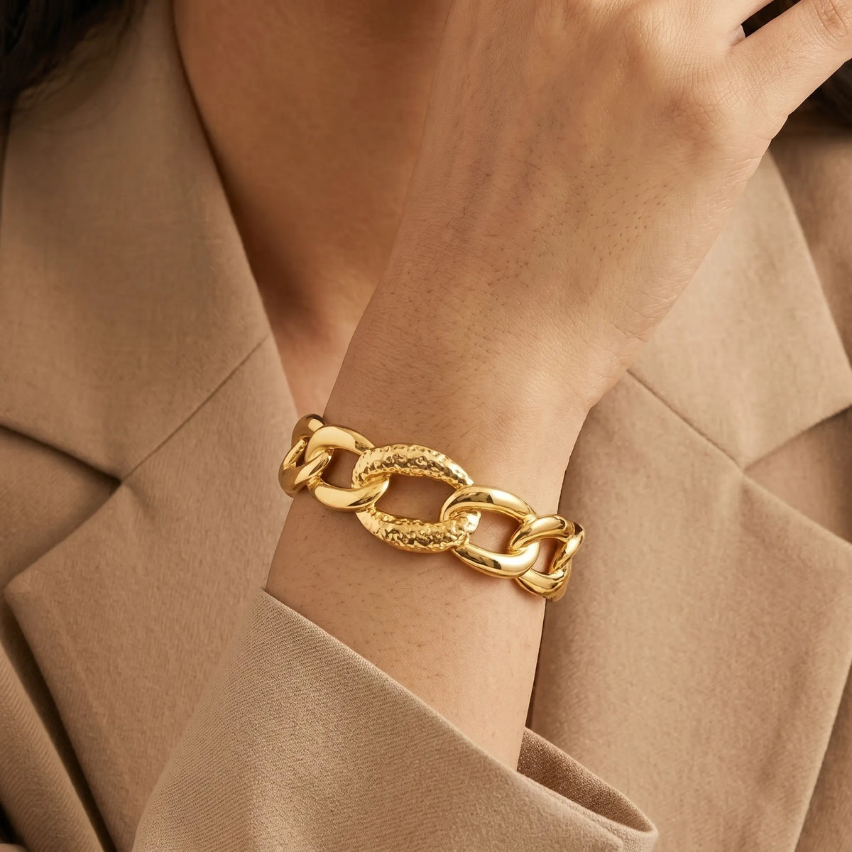 Chunky Curb Chain Cuff Bracelet – 18K PVD Gold Plated
