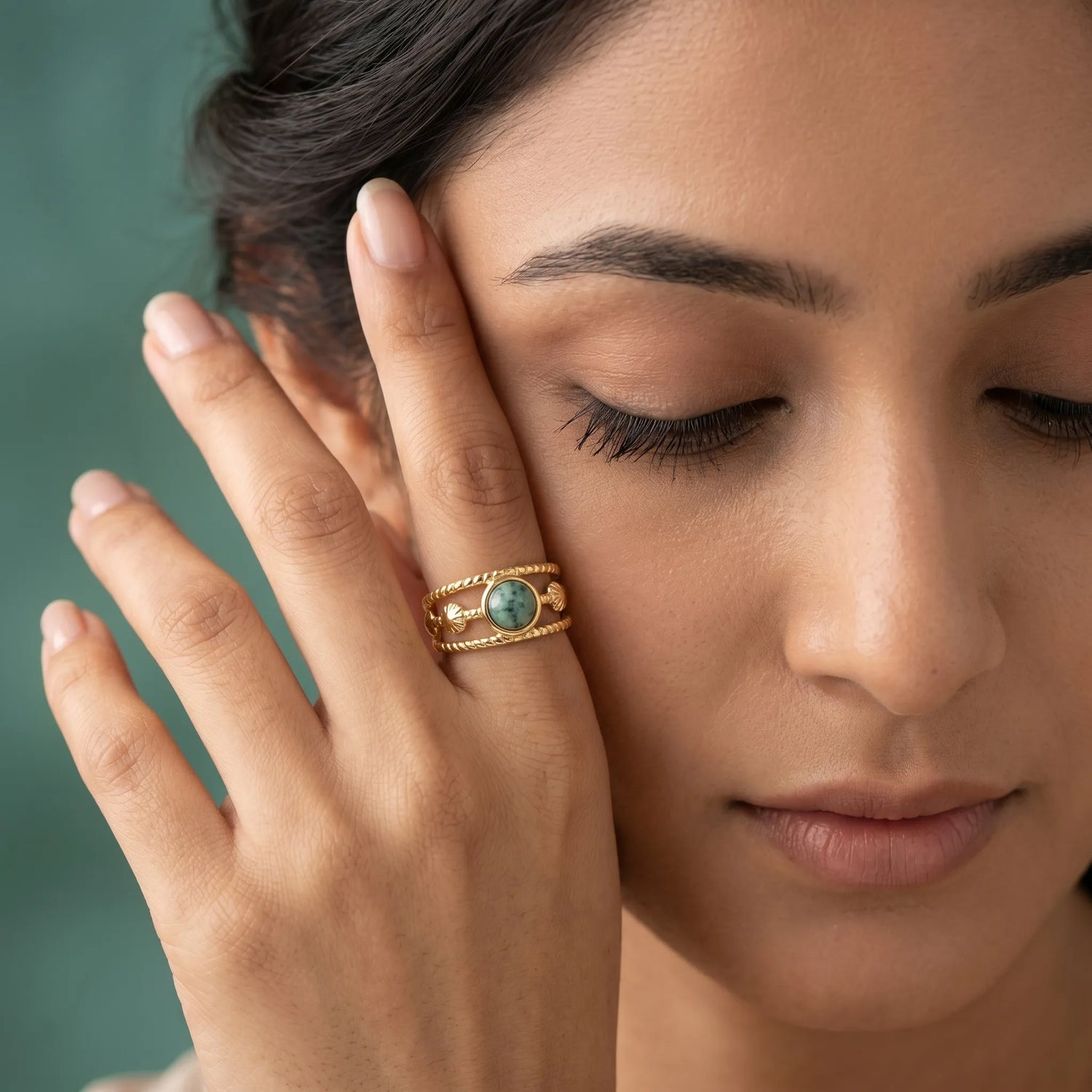 Vintage Green Stone Ring – 18K Gold Plated