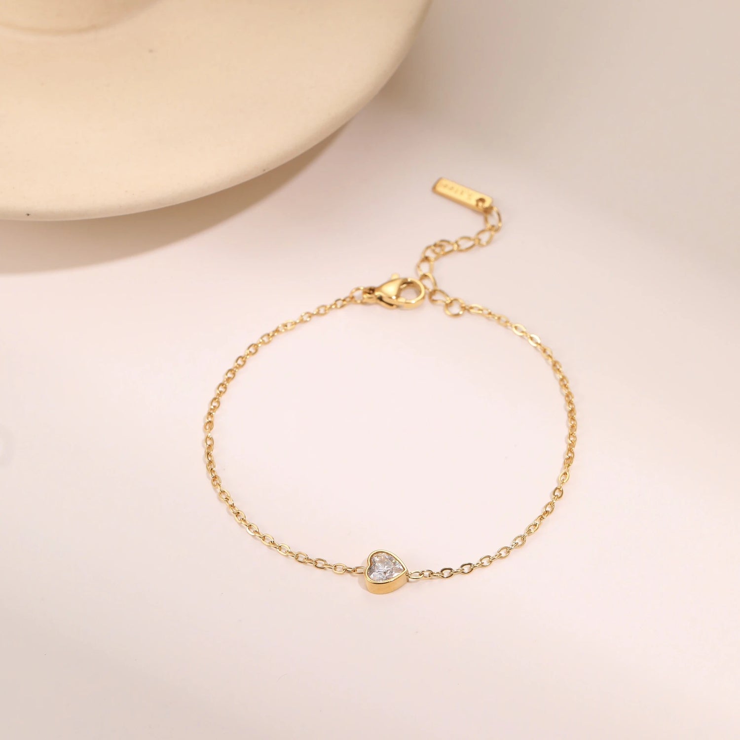 Heart Crystal Solitaire Chain Bracelet – 18K PVD Gold Plated