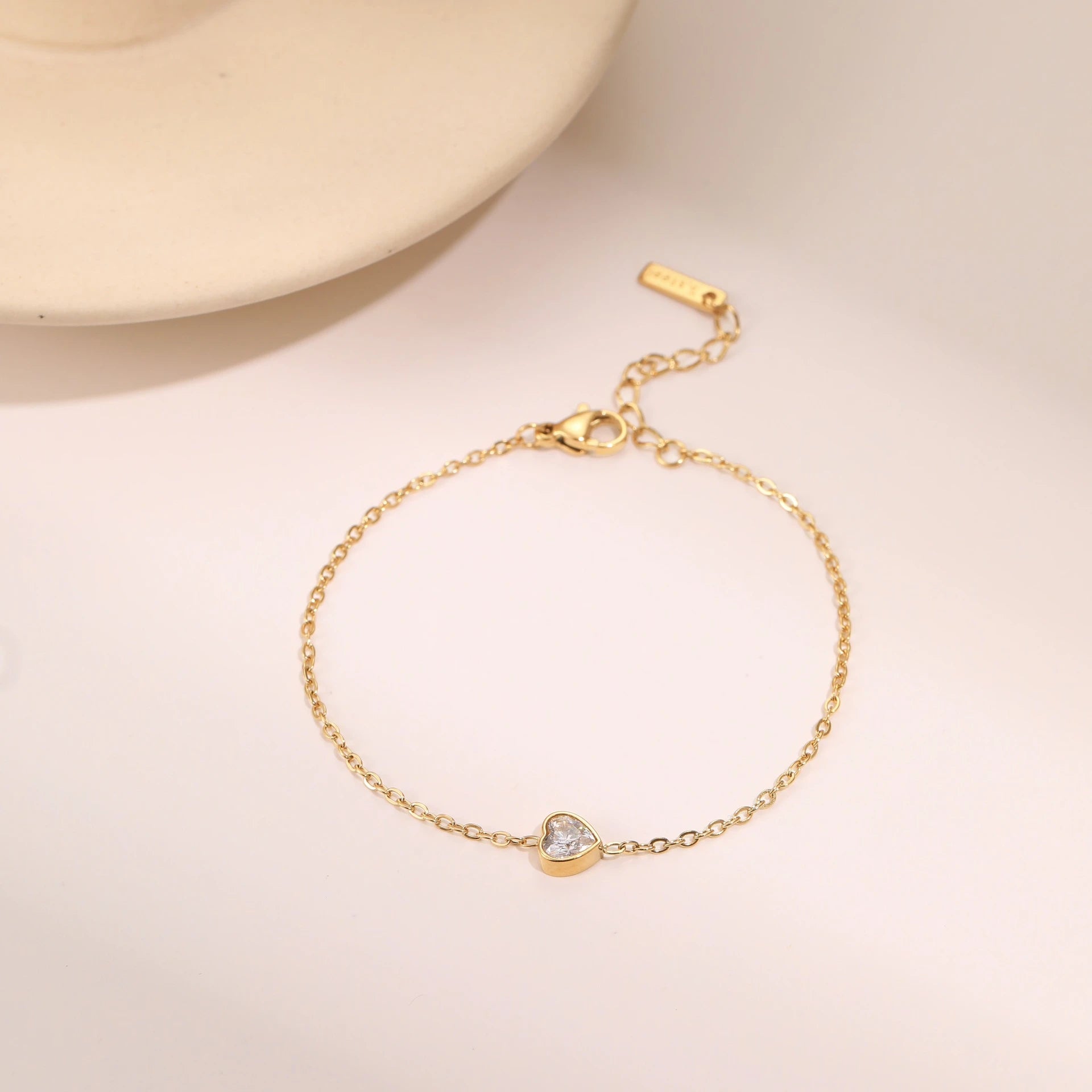 Heart Crystal Solitaire Chain Bracelet – 18K PVD Gold Plated