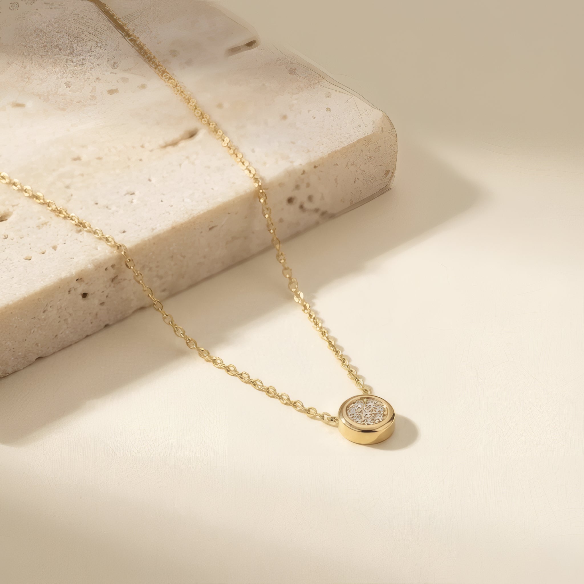Aura Solitaire Necklace – 18K Gold Plated