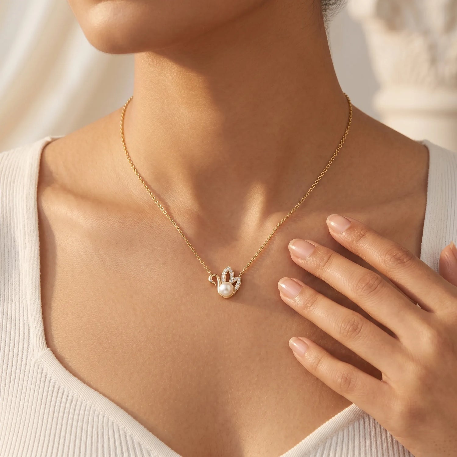 Pearl Swan Pendant Necklace – 18K Gold Plated