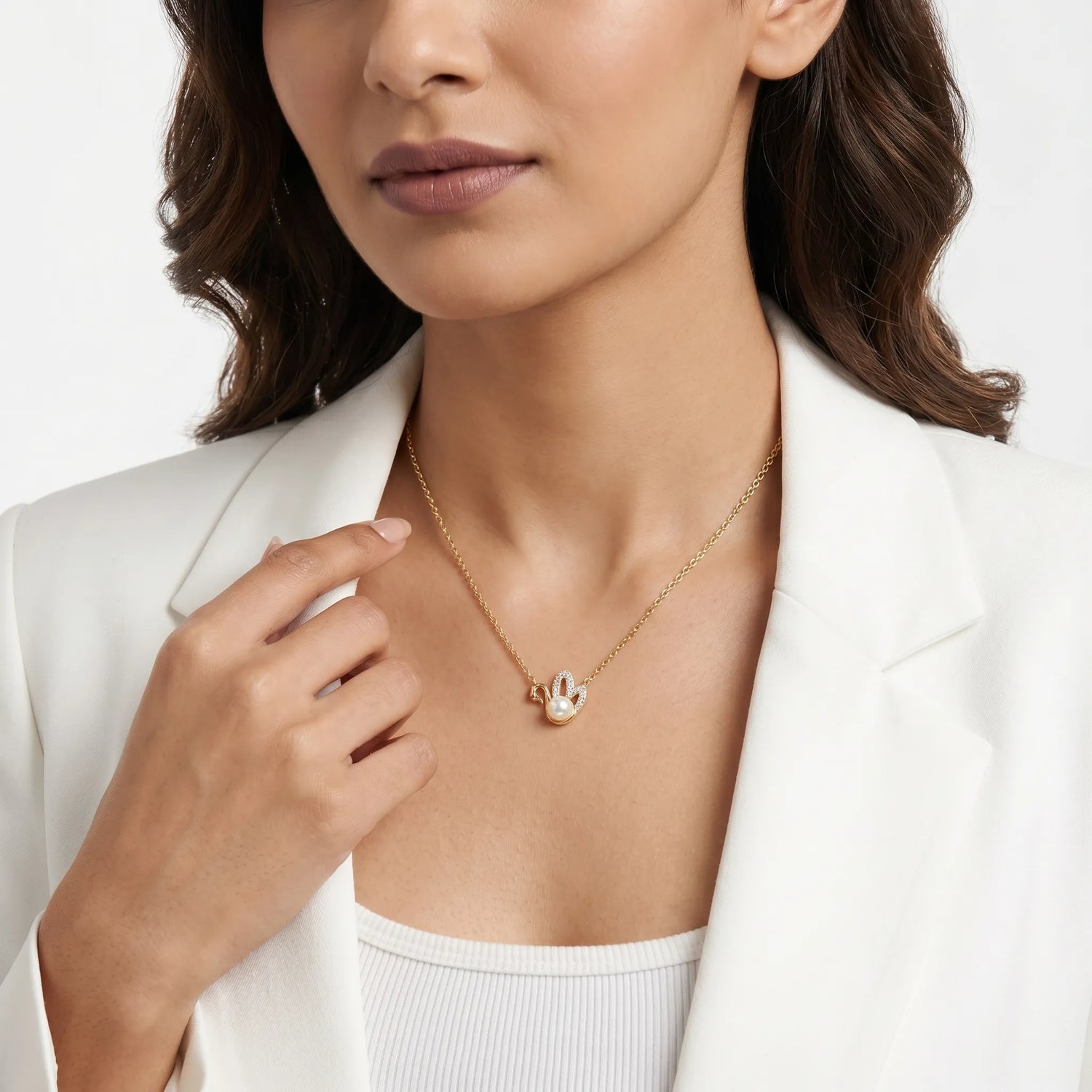 Pearl Swan Pendant Necklace – 18K Gold Plated