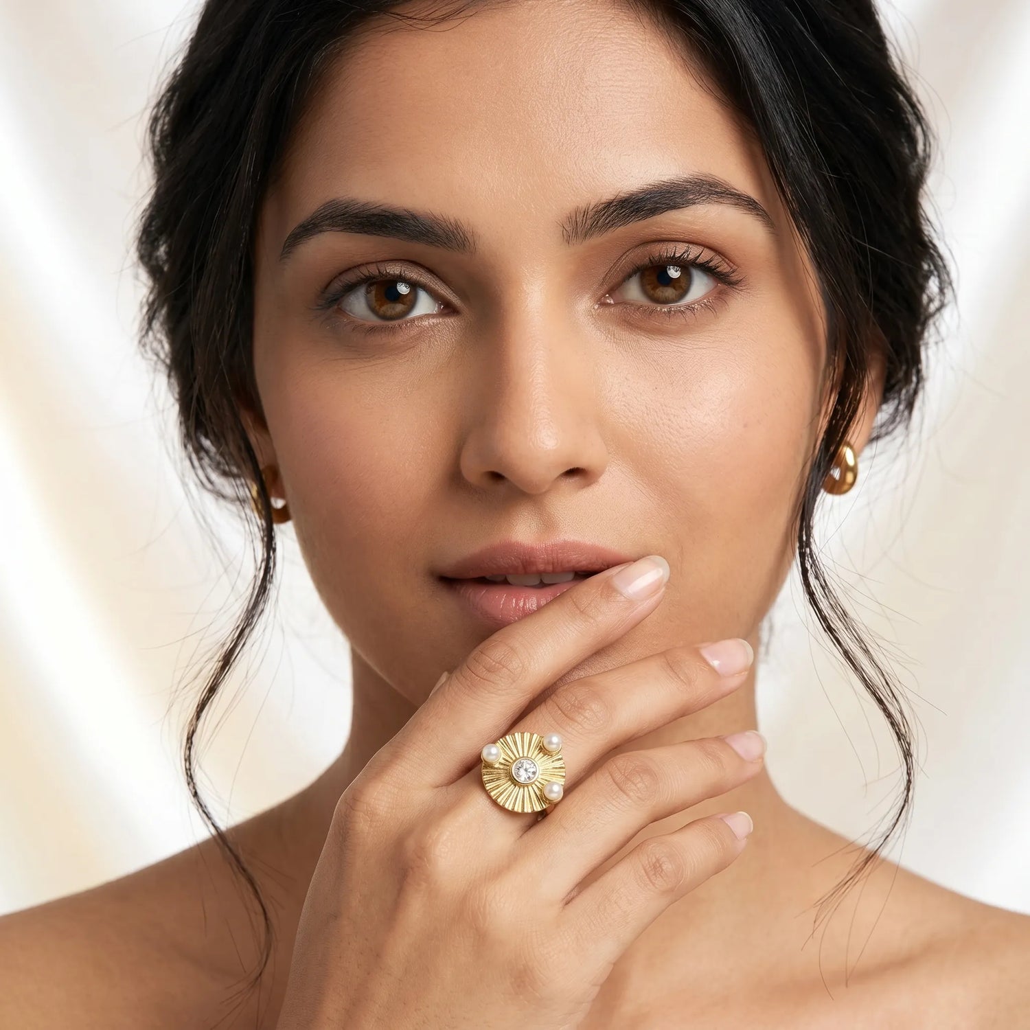 Radiant Sunburst Pearl Ring – 18K Gold Plated