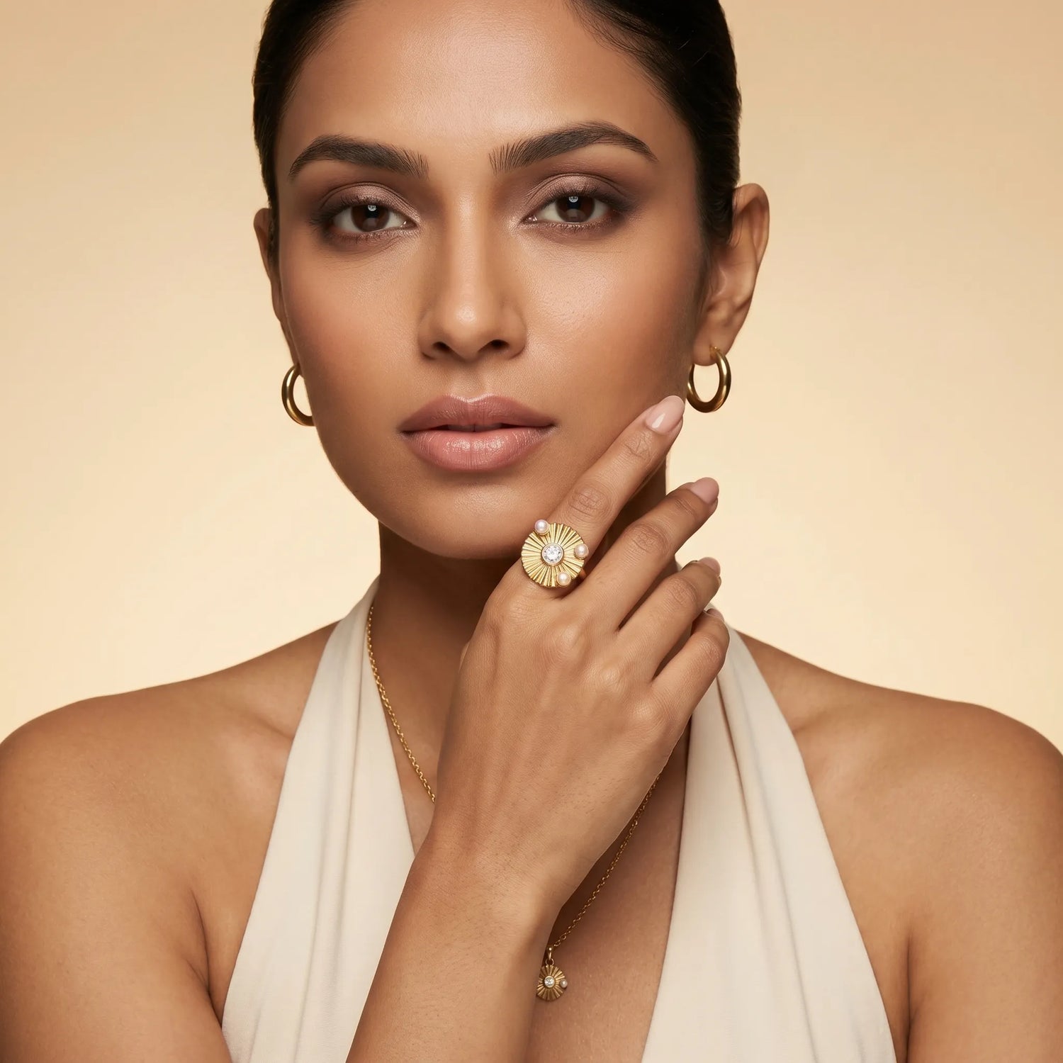 Radiant Sunburst Pearl Ring – 18K Gold Plated